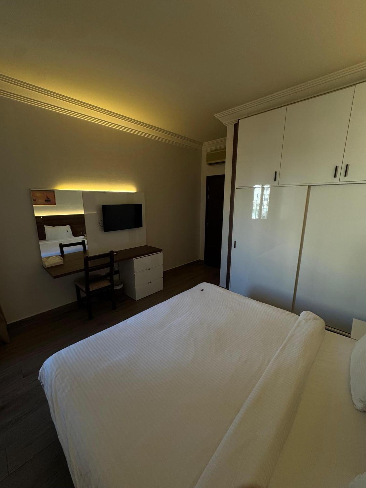 Ny Suites Beirut Luaran gambar